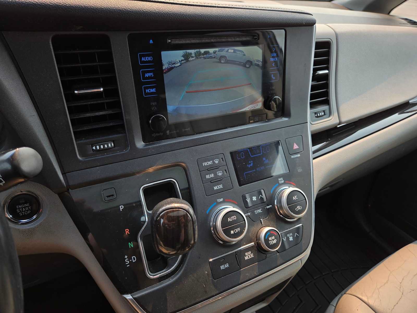 Used 2016 Toyota Sienna XLE Premium AWD/4WD image 26
