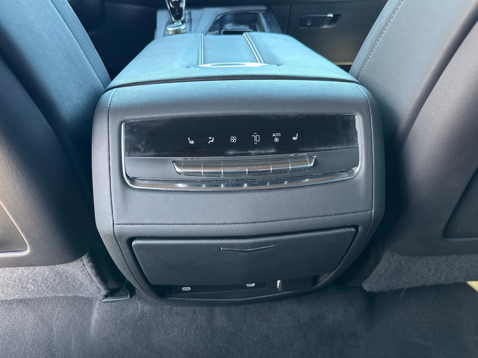 Used 2024 Cadillac Escalade Sport image 18