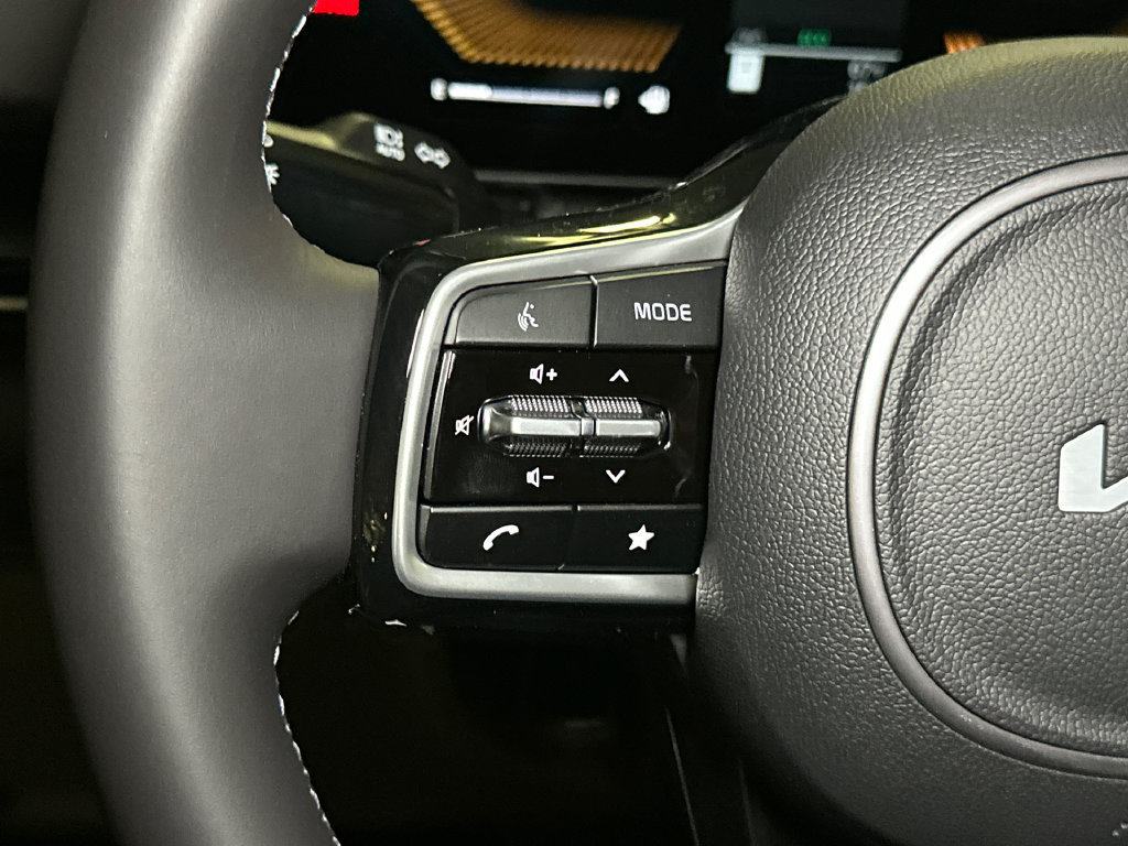 New 2026 Kia Carnival EX FWD image 18