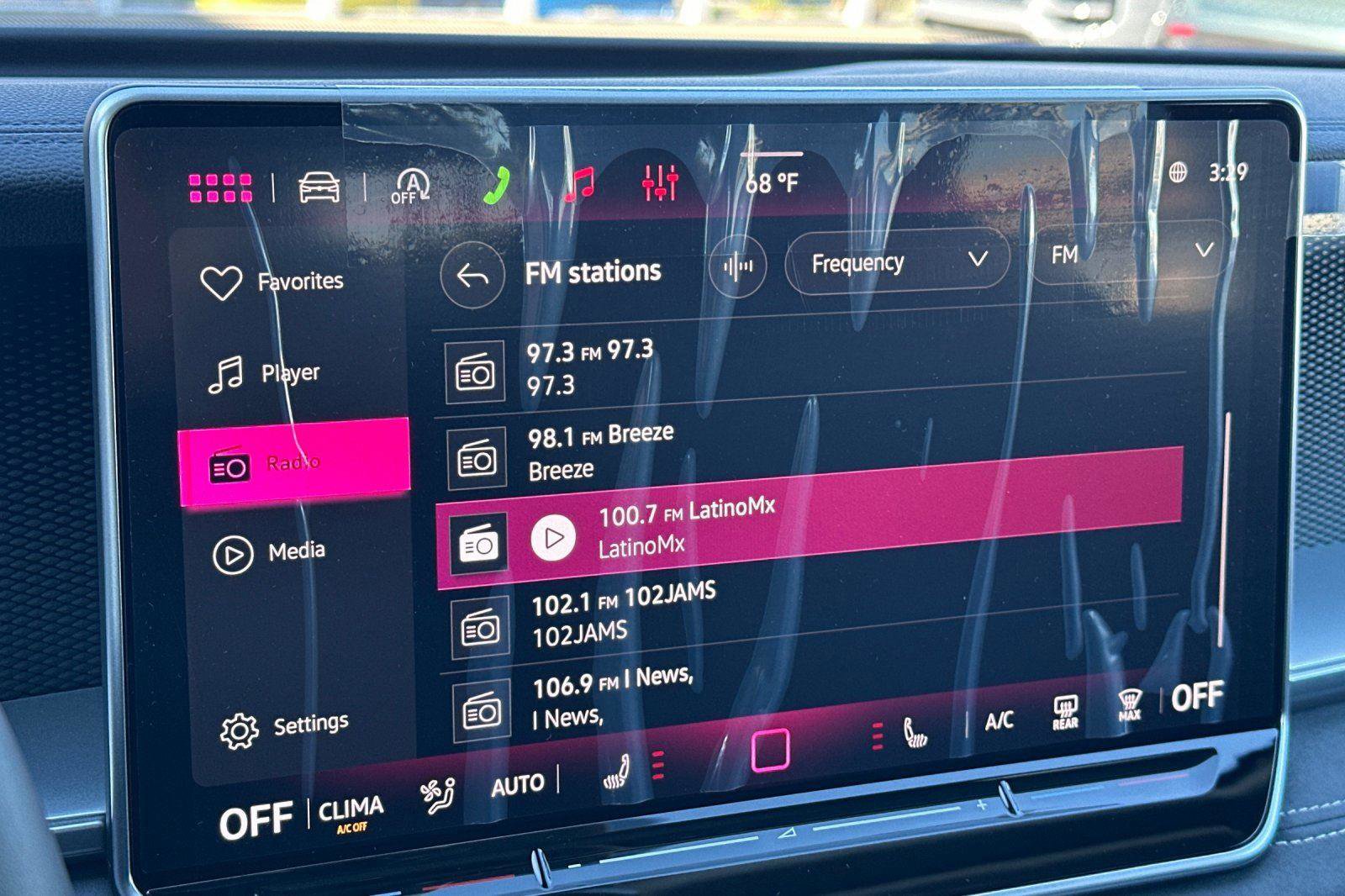 New 2026 Volkswagen Tiguan SE image 17