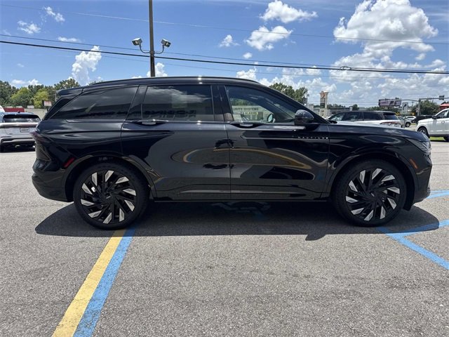 New 2025 Lincoln Nautilus Reserve image 3