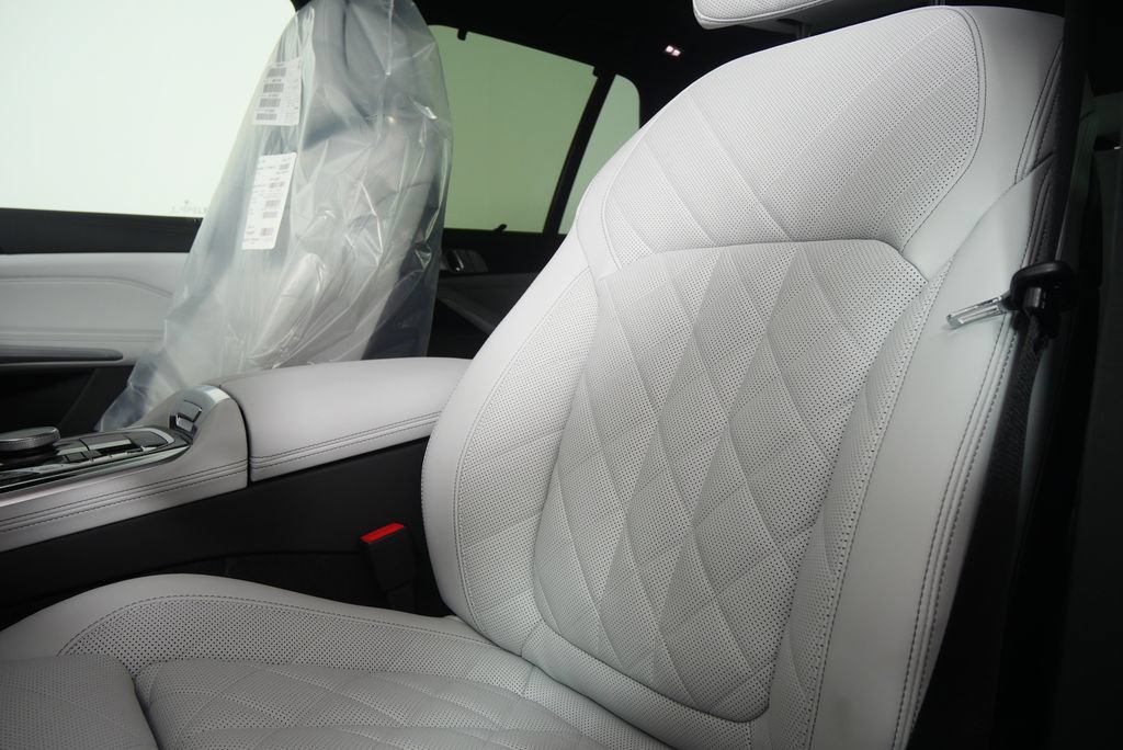 Used 2026 BMW X5 xDrive40i w/ M Sport Package AWD/4WD image 10