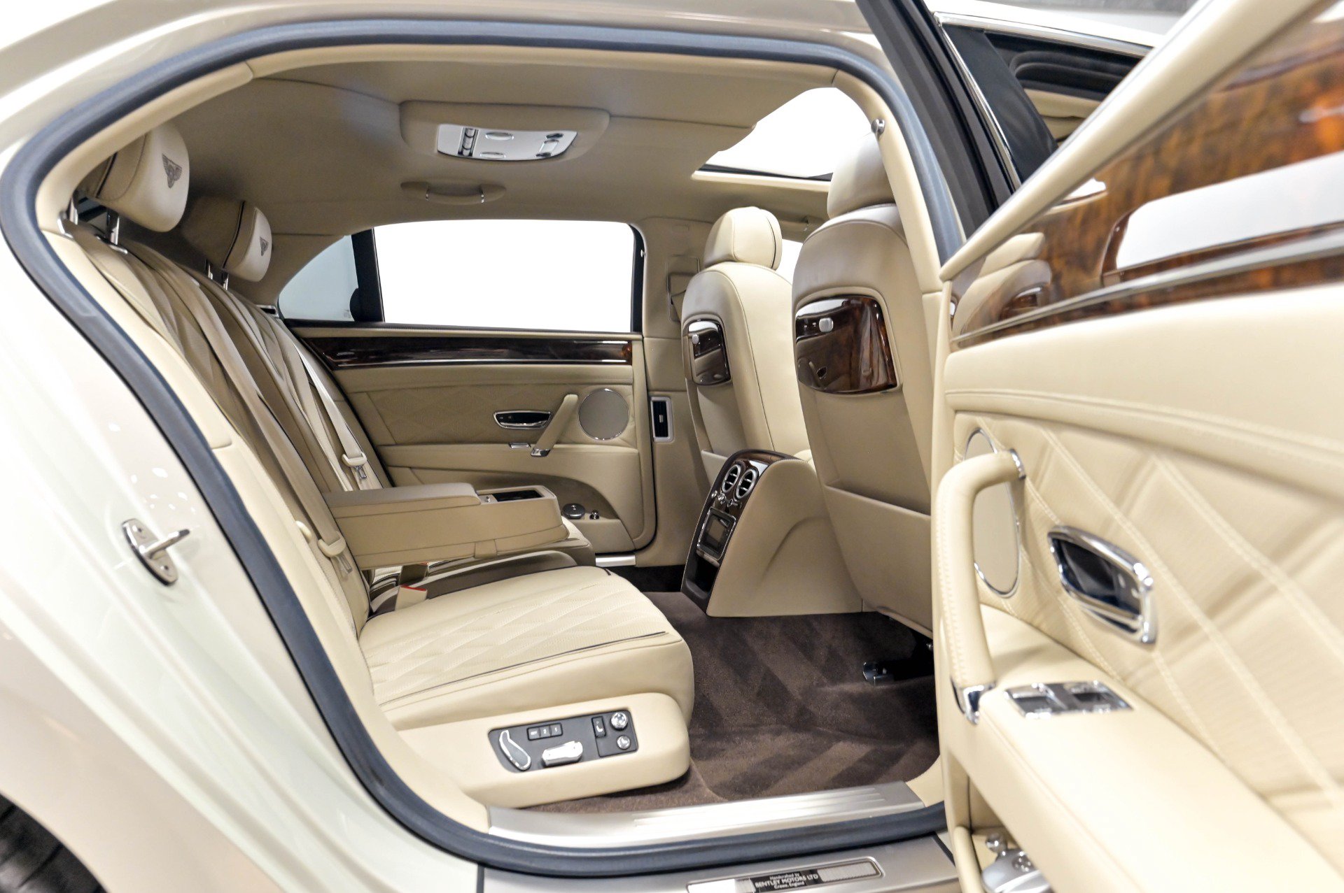 Used 2015 Bentley Flying Spur W12 AWD/4WD image 35
