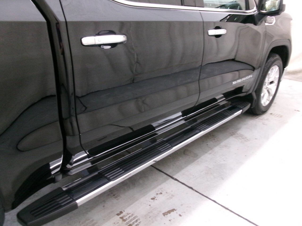 Used 2019 GMC Sierra 1500 SLT w/ SLT Premium Package image 15