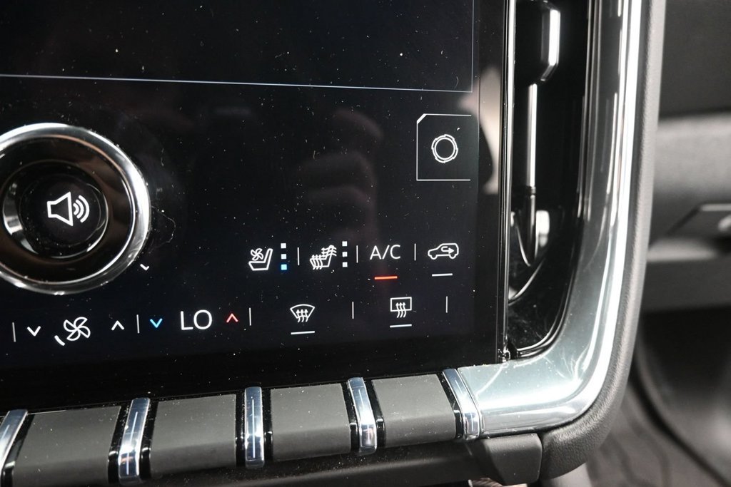 Used 2025 GMC Yukon Elevation w/ Elevation Premium Package AWD/4WD image 37