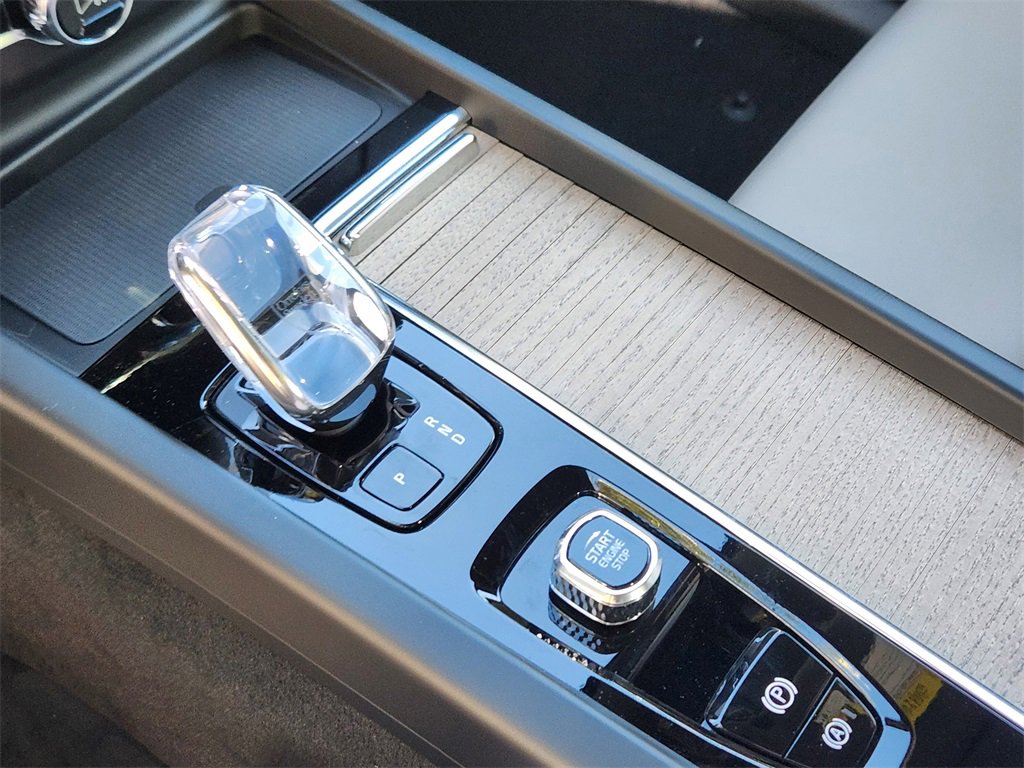 New 2026 Volvo XC60 B5 Plus w/ Protection Package Premier image 16