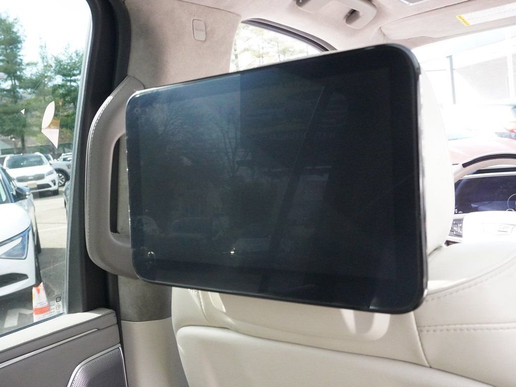 Used 2023 Cadillac Escalade ESV Premium Luxury Platinum w/ Heavy-Duty Trailer Package image 41