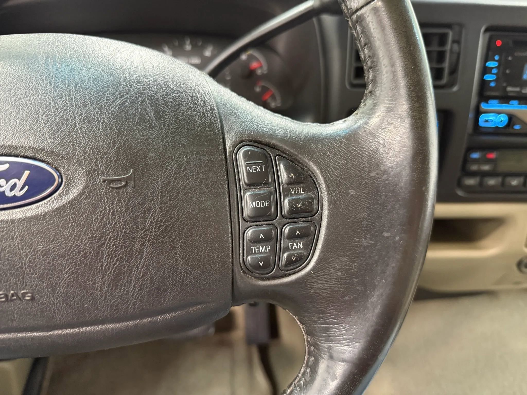 Used 2005 Ford Excursion Limited AWD/4WD image 30