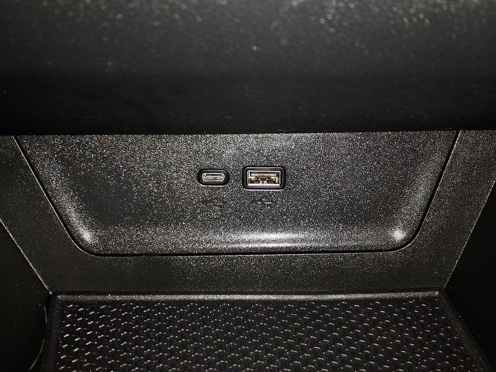 Used 2026 Chevrolet Equinox RS w/ Safety and Technology Package FWD image 25