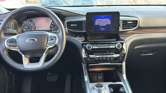 Used 2024 Ford Explorer Limited w/ Equipment Group 301A AWD/4WD image 6