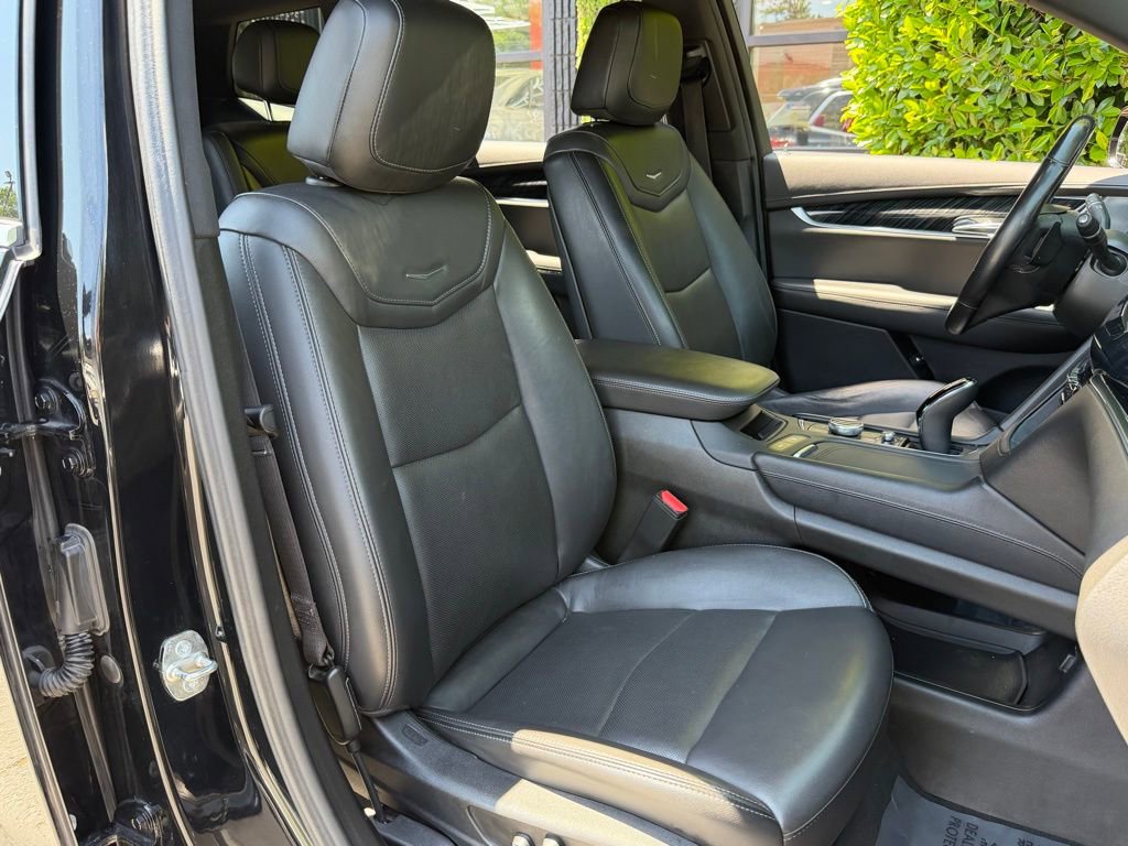 Used 2024 Cadillac XT6 Premium Luxury w/ Technology Package AWD/4WD image 34