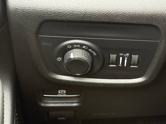 Certified 2025 Jeep Grand Cherokee Laredo X w/ Luxury Tech Group I AWD/4WD image 22
