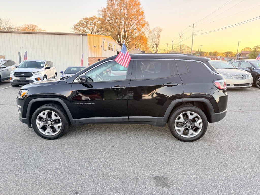 Used 2018 Jeep Compass Limited w/ Navigation Group AWD/4WD image 9