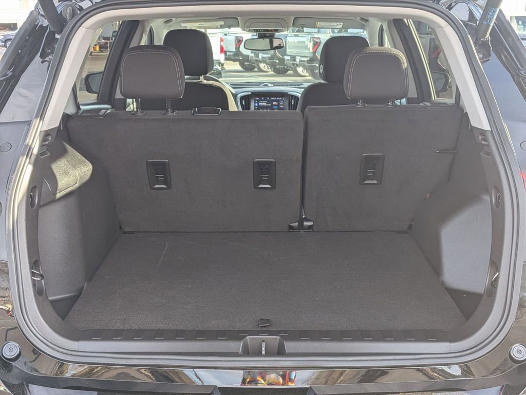 Used 2023 GMC Terrain SLE w/ Driver Convenience Package image 32