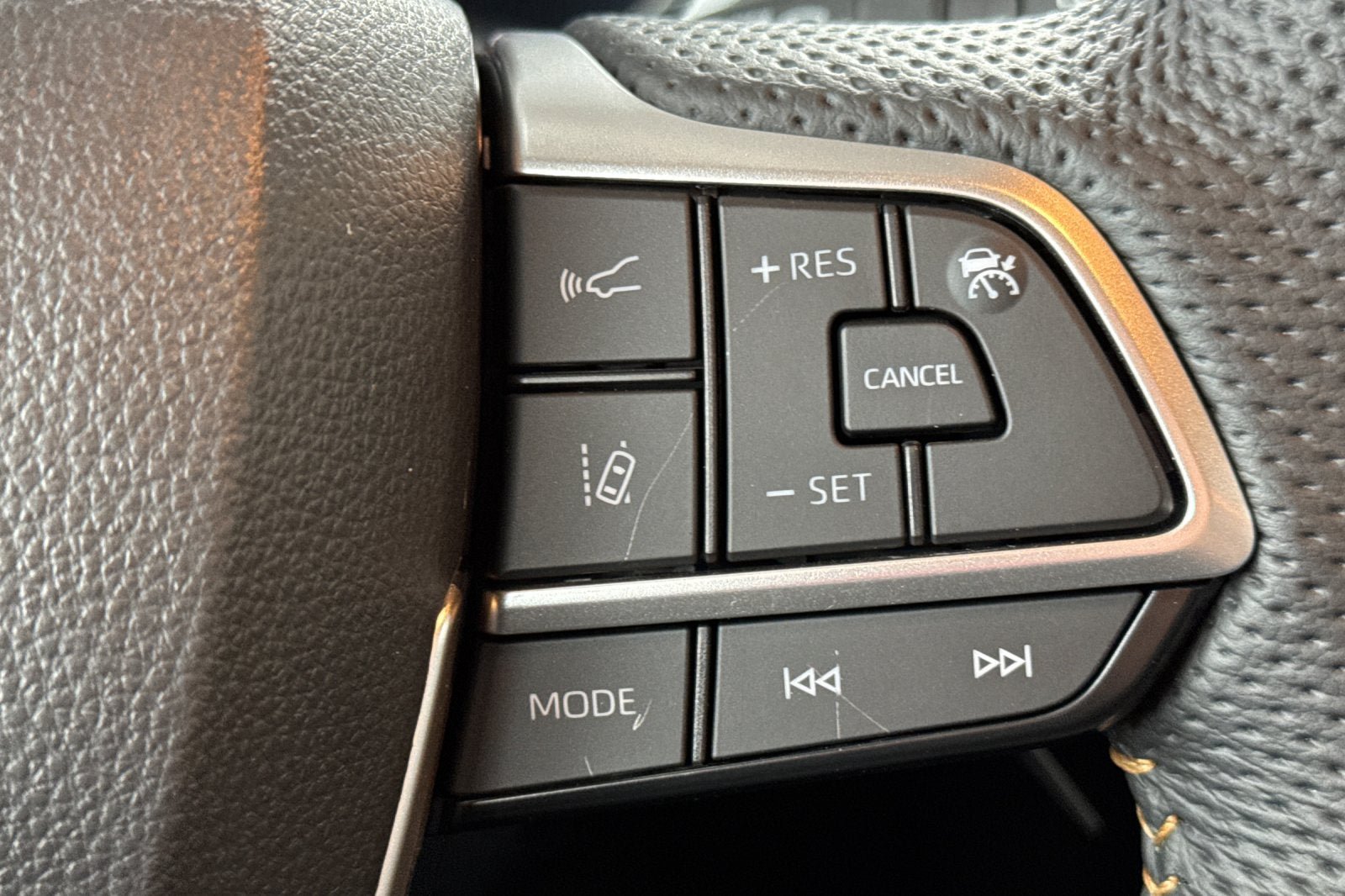 New 2026 Toyota Sienna XLE Woodland Edition AWD/4WD image 28
