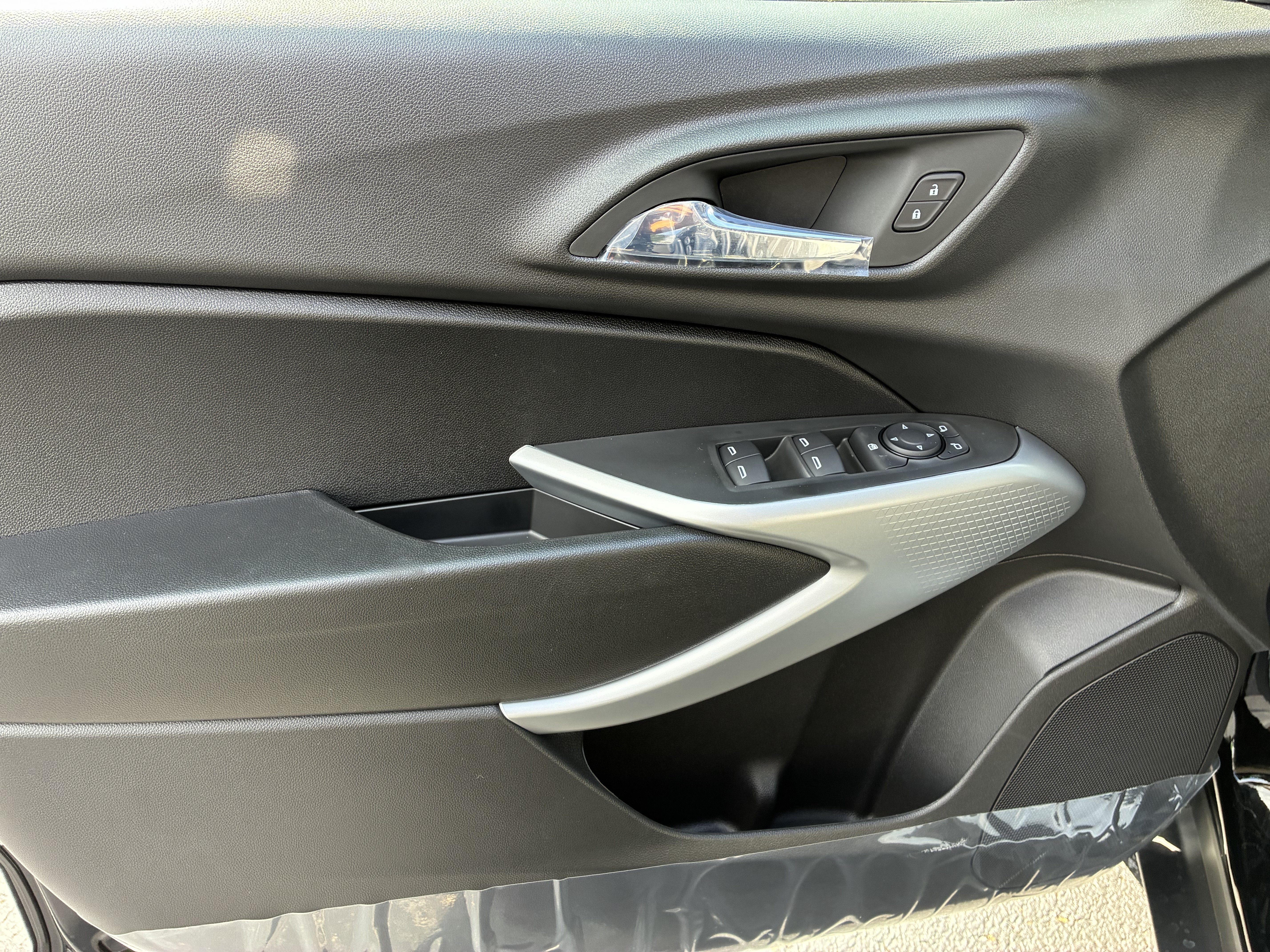 New 2026 Chevrolet Trax LS FWD image 22