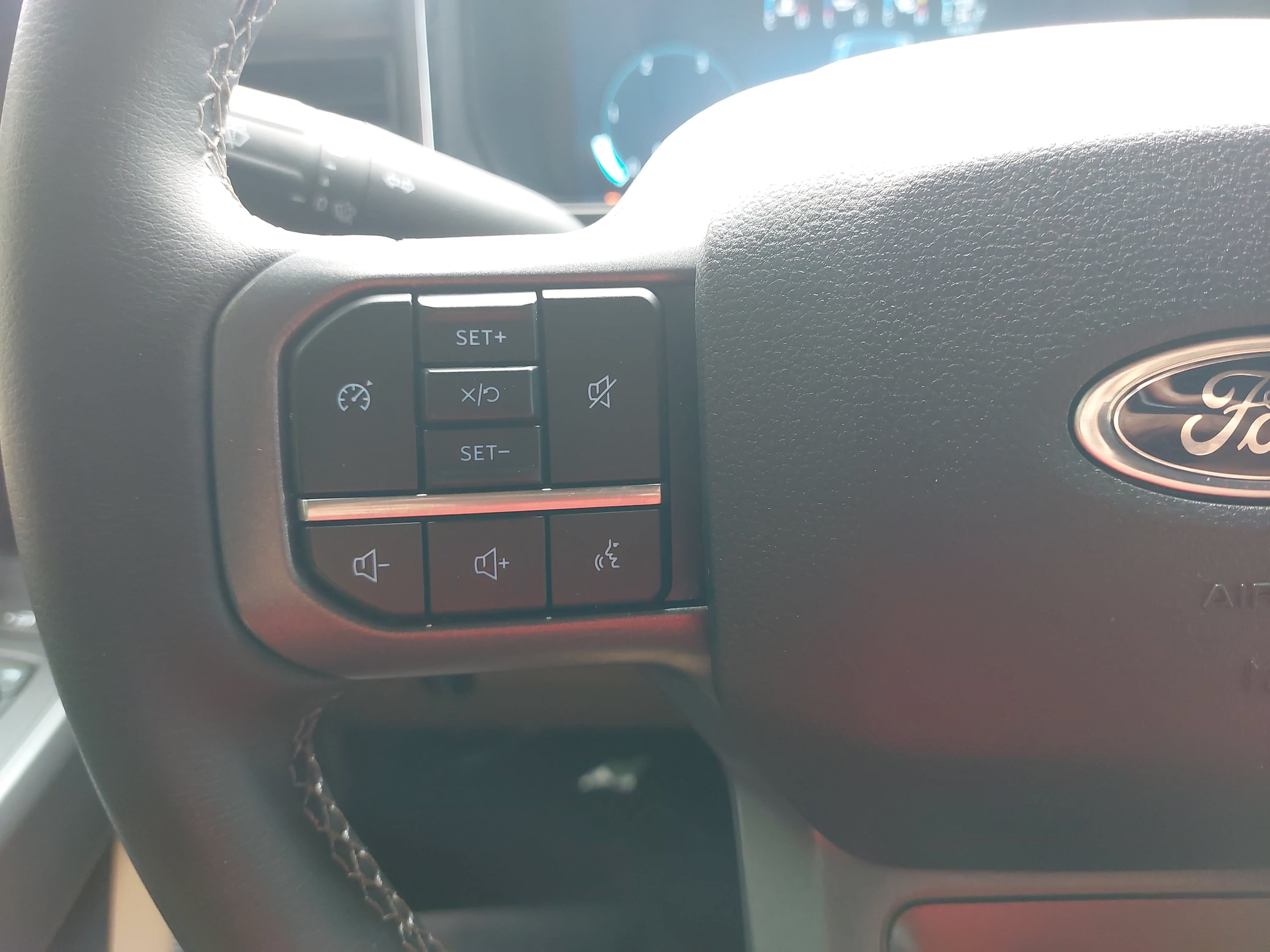 Used 2025 Ford F350 Lariat w/ Chrome Package AWD/4WD image 18