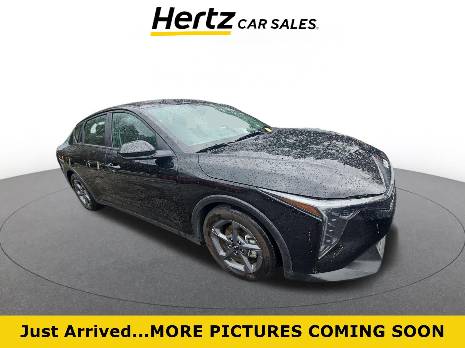 Used 2025 Kia K4 LXS image 1