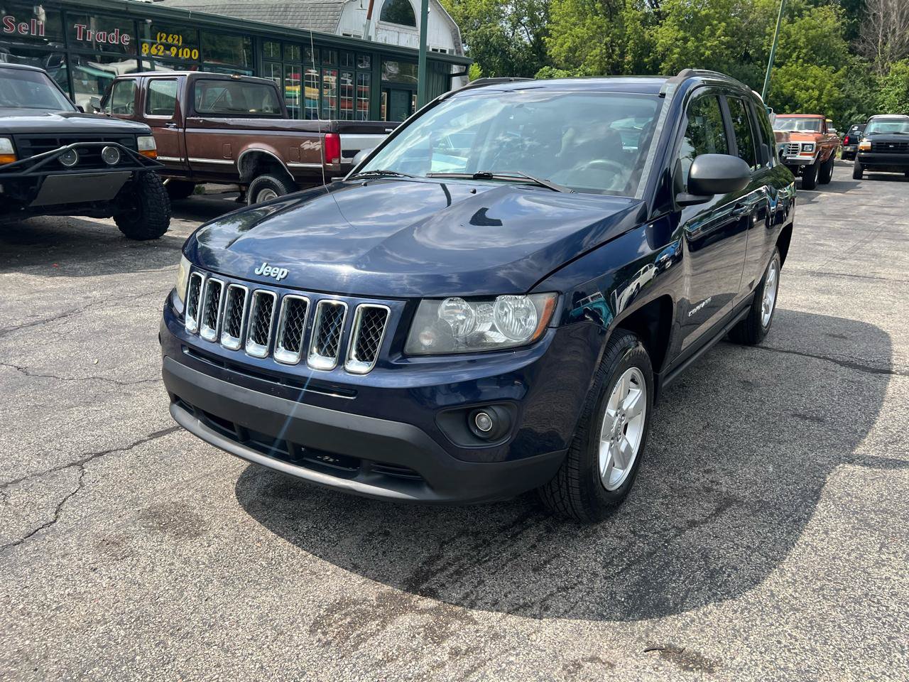 Used 2014 Jeep Compass Sport FWD image 2