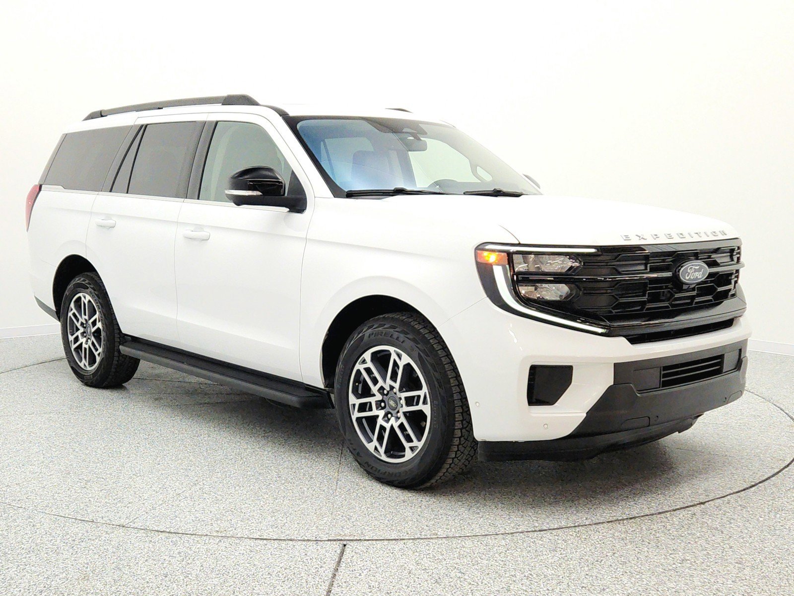 Used 2025 Ford Expedition Active AWD/4WD image 3
