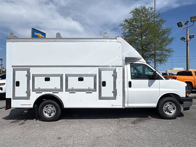 New 2026 Chevrolet Express 3500 w/ Power Convenience Package image 11