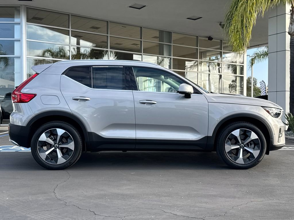 Certified 2023 Volvo XC40 B5 Ultimate image 6