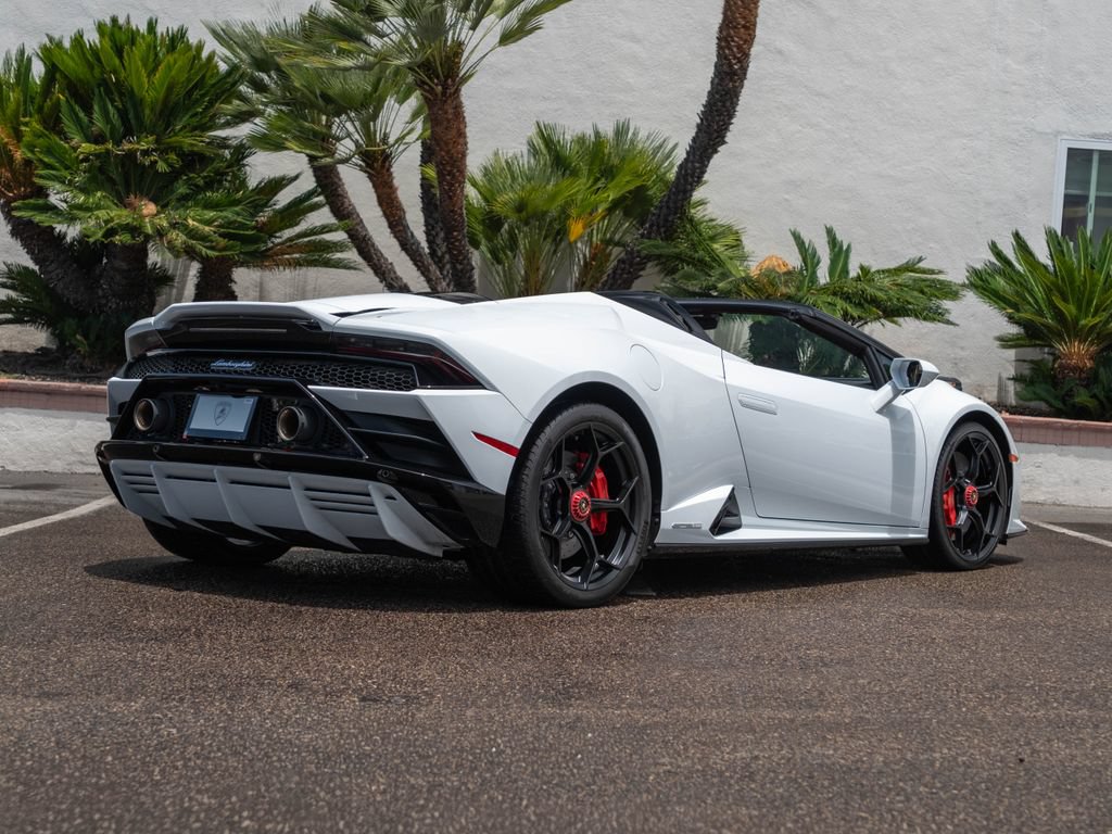 Used 2024 Lamborghini Huracan EVO AWD/4WD image 3
