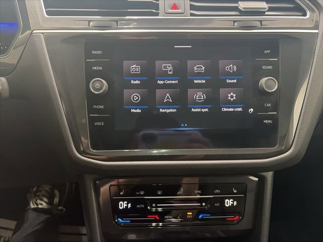 Used 2022 Volkswagen Tiguan SE image 8