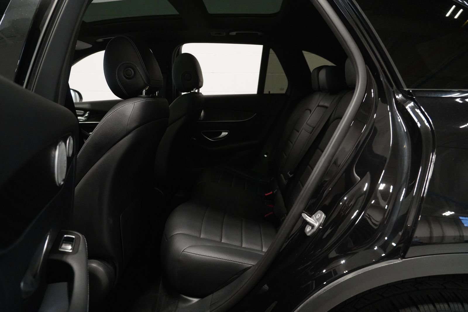 Used 2018 Mercedes-Benz GLC 300 4MATIC image 13