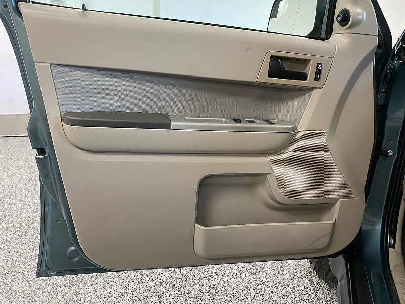 Used 2010 Ford Escape XLT image 18