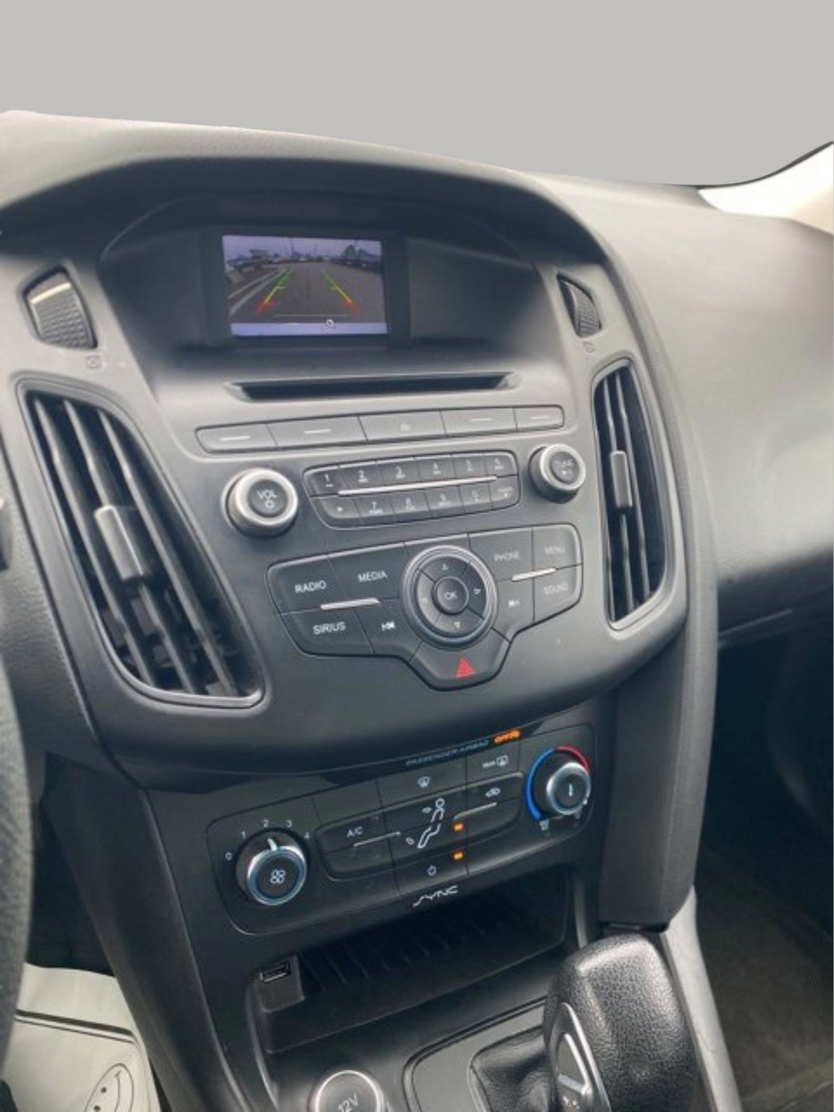 Used 2017 Ford Focus SE image 25