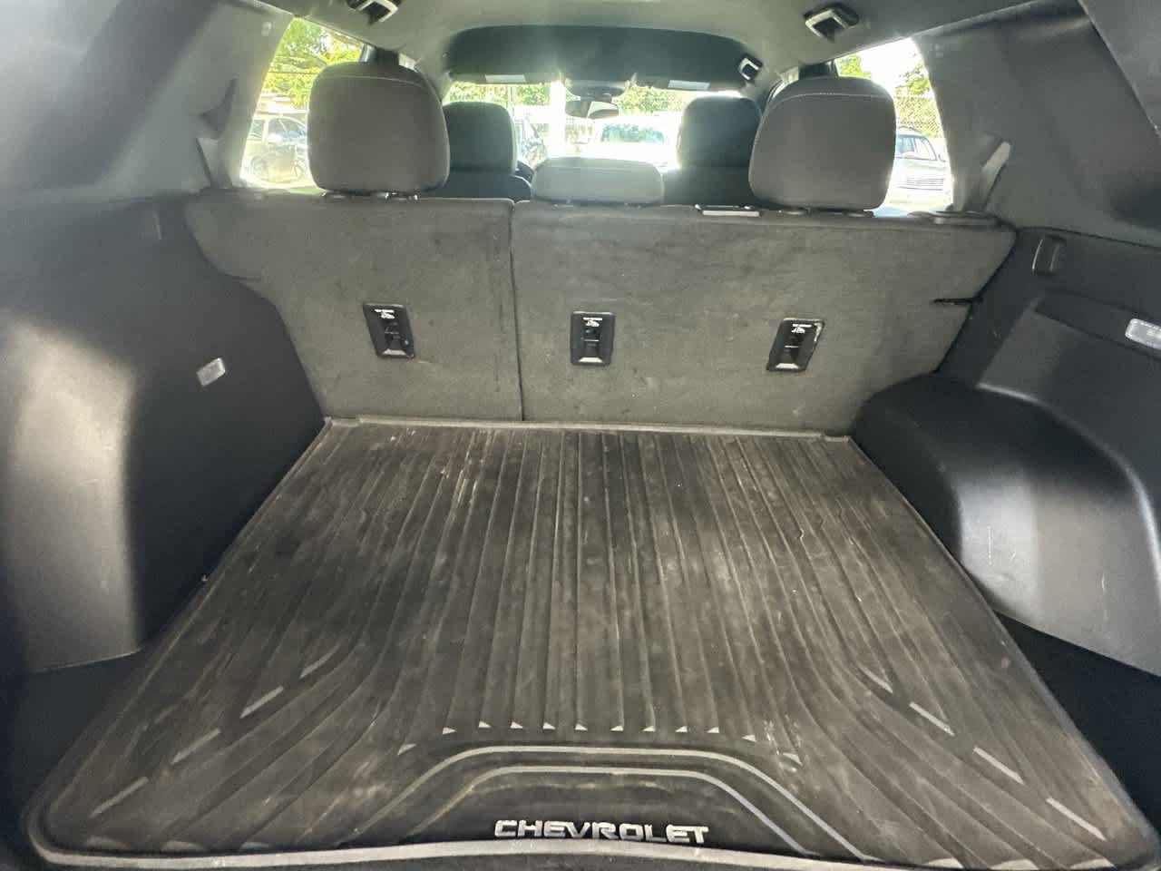 Used 2025 Chevrolet Equinox LT FWD image 25