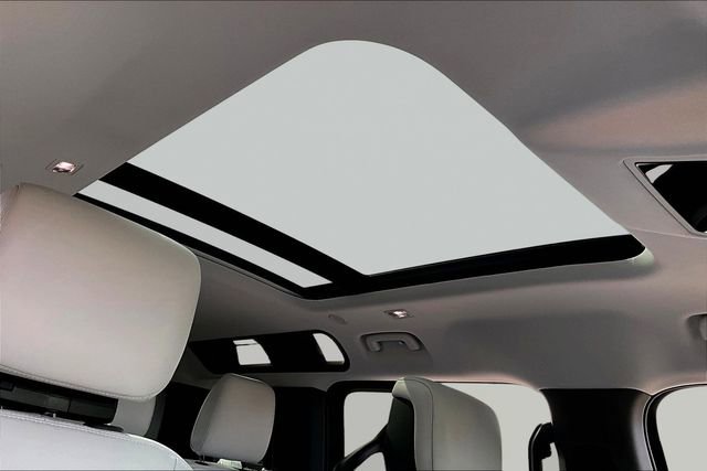 Used 2026 Land Rover Defender 110 S image 25