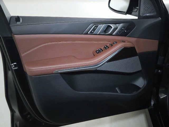 Used 2025 BMW X5 M60i AWD/4WD image 17