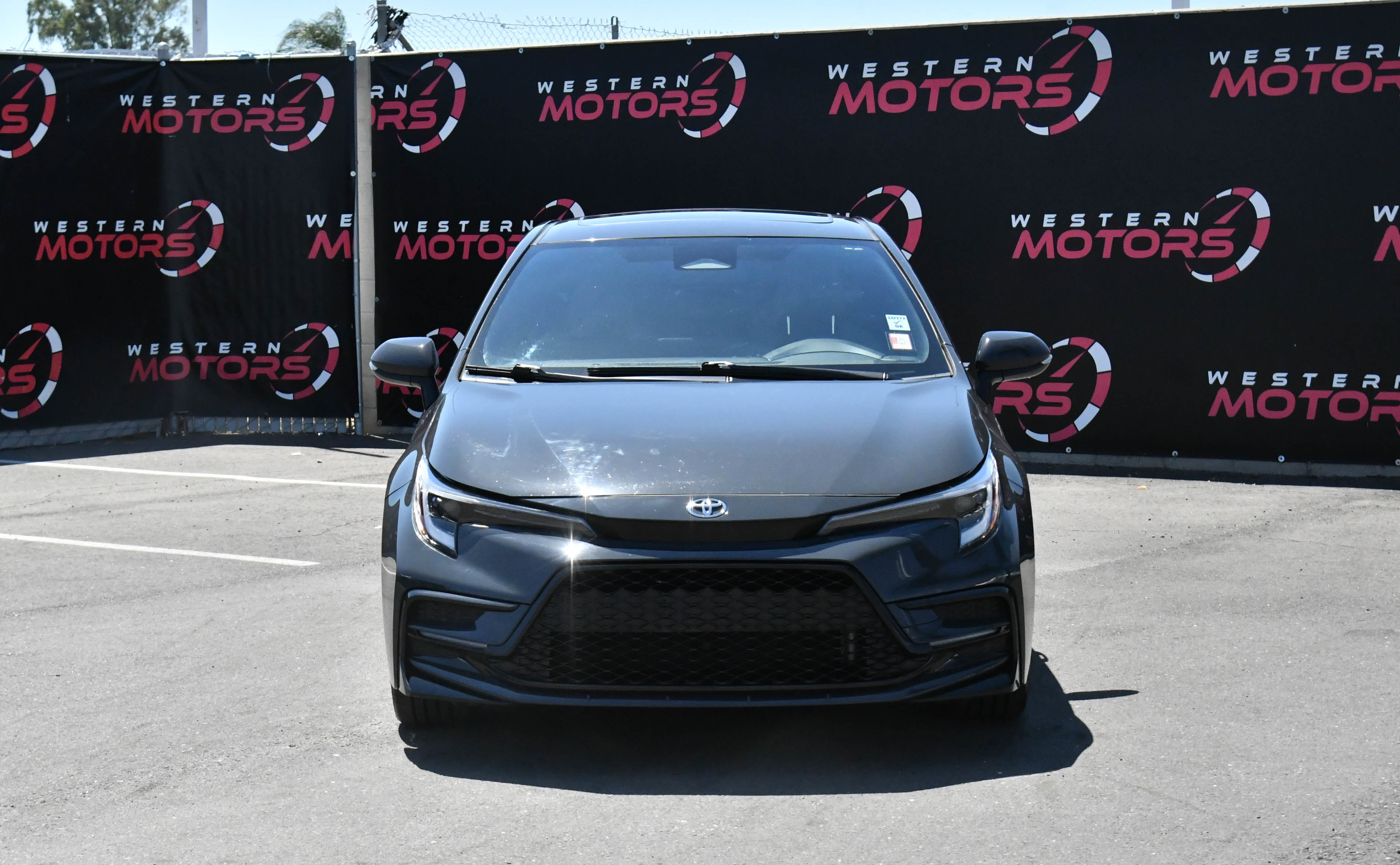 Used 2023 Toyota Corolla SE w/ SE Premium Package FWD image 2