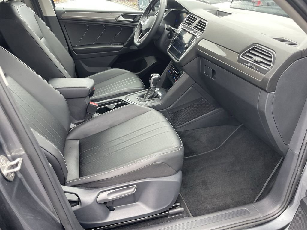 Certified 2023 Volkswagen Tiguan SE image 31