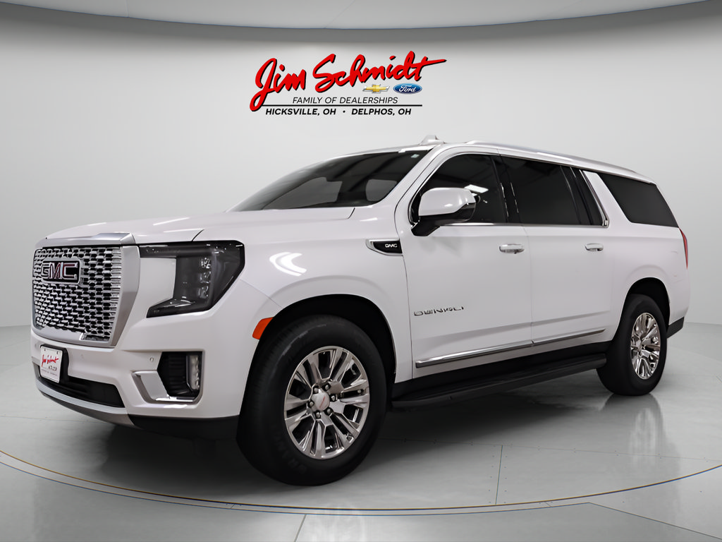 Used 2023 GMC Yukon XL Denali AWD/4WD image 3