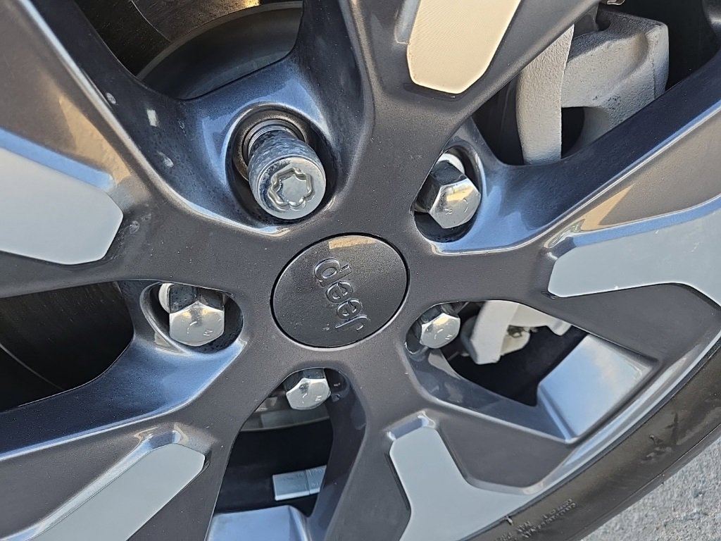 Used 2022 Jeep Grand Cherokee Limited 4xe w/ Luxury Tech Group II image 28