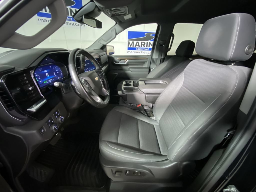 Used 2023 Chevrolet Silverado 1500 LT AWD/4WD image 24