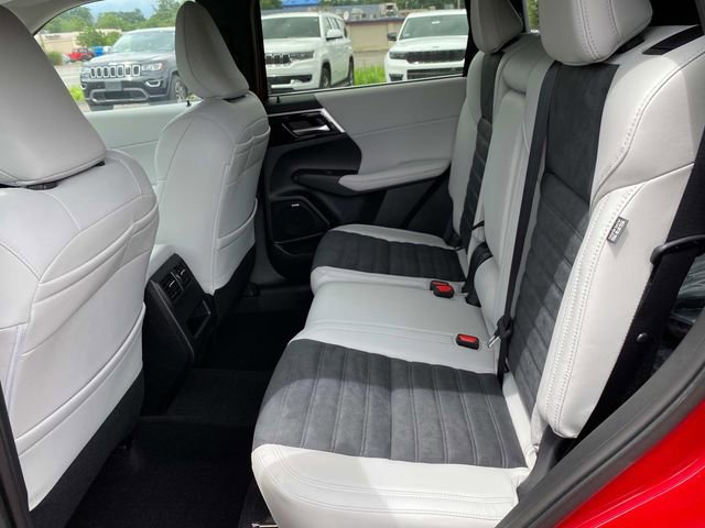 New 2025 Mitsubishi Outlander SE image 7