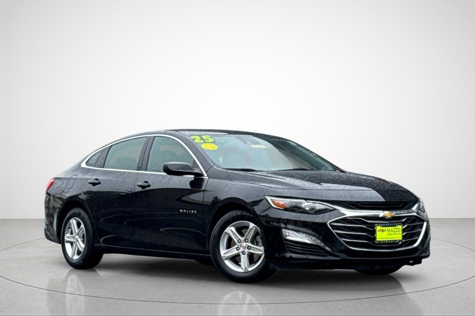 Used 2023 Chevrolet Malibu LT FWD image 2