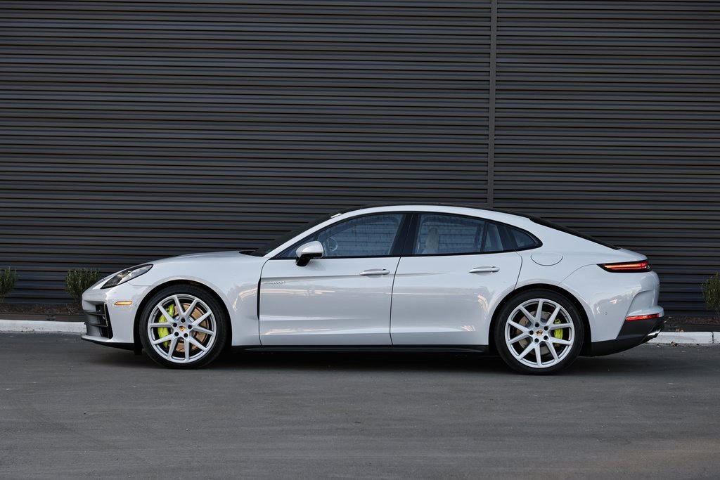 New 2026 Porsche Panamera 4 image 2