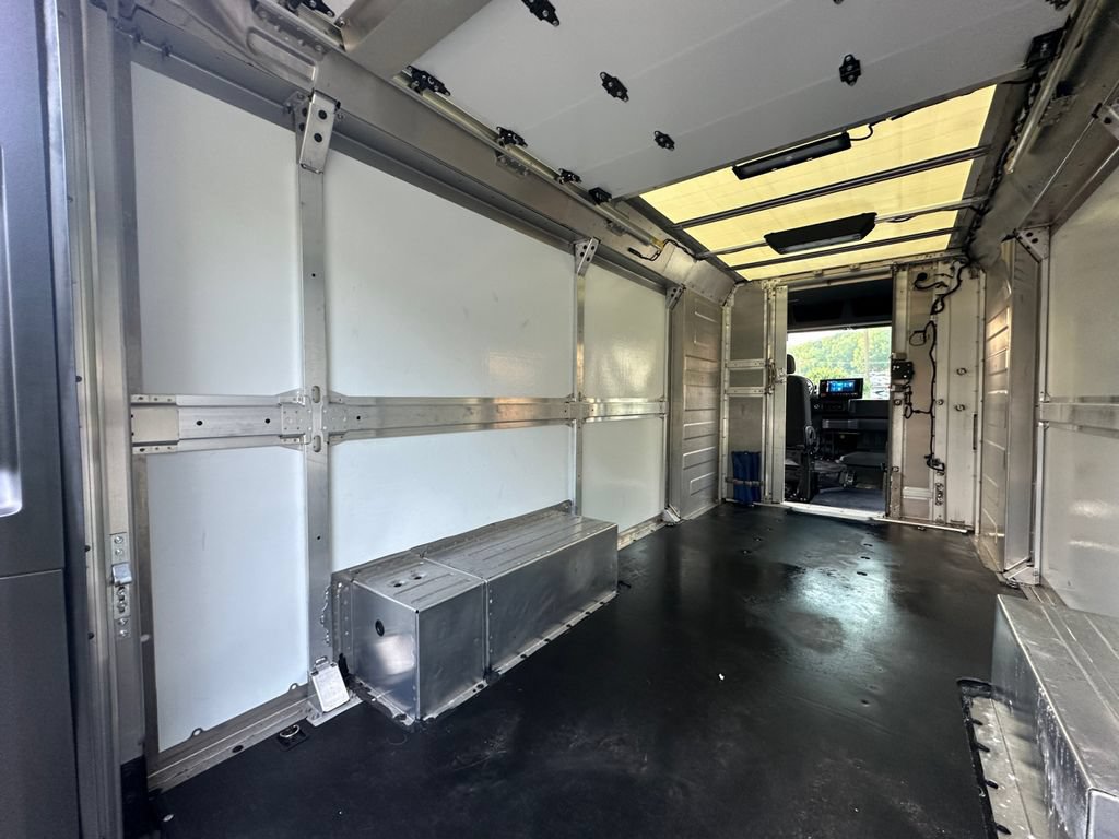 Used 2024 Chevrolet Brightdrop 600 w/ Commercial Equipment Package AWD/4WD image 36
