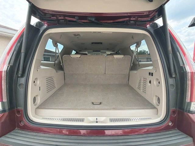 Used 2018 Cadillac Escalade ESV Luxury RWD image 16