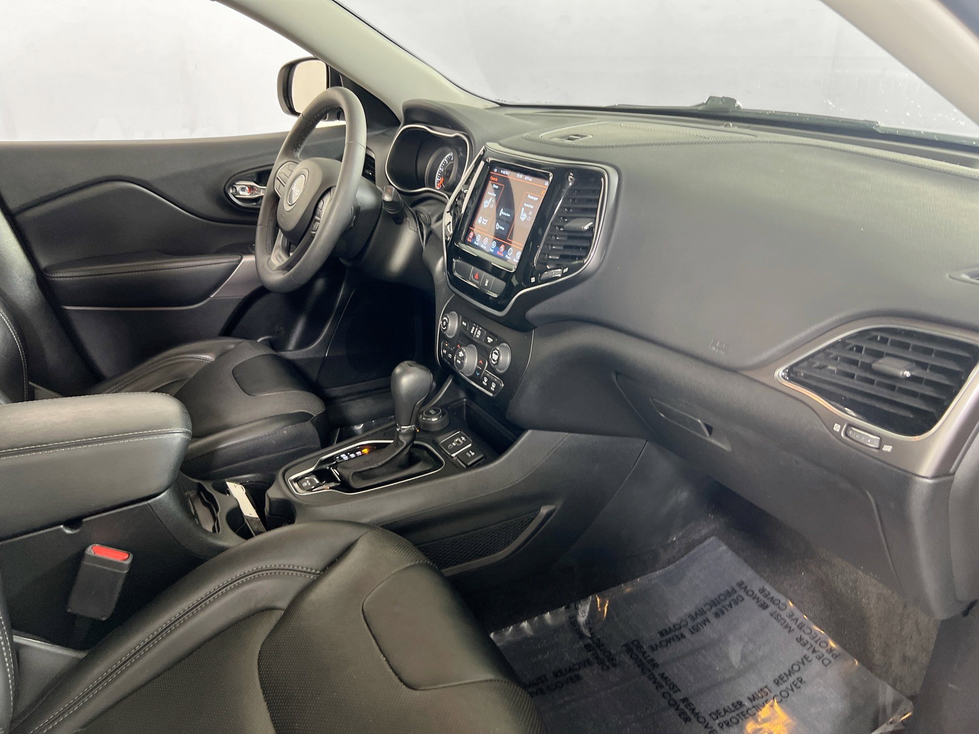 Used 2022 Jeep Cherokee Limited image 27