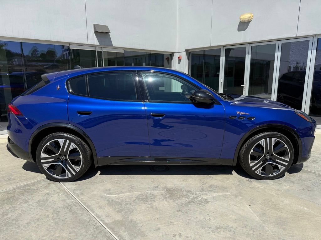 Certified 2025 Maserati Grecale Folgore AWD/4WD image 2