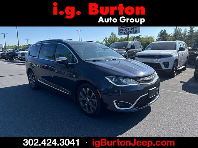 Used 2019 Chrysler Pacifica Limited w/ Tire & Wheel Group FWD image 1