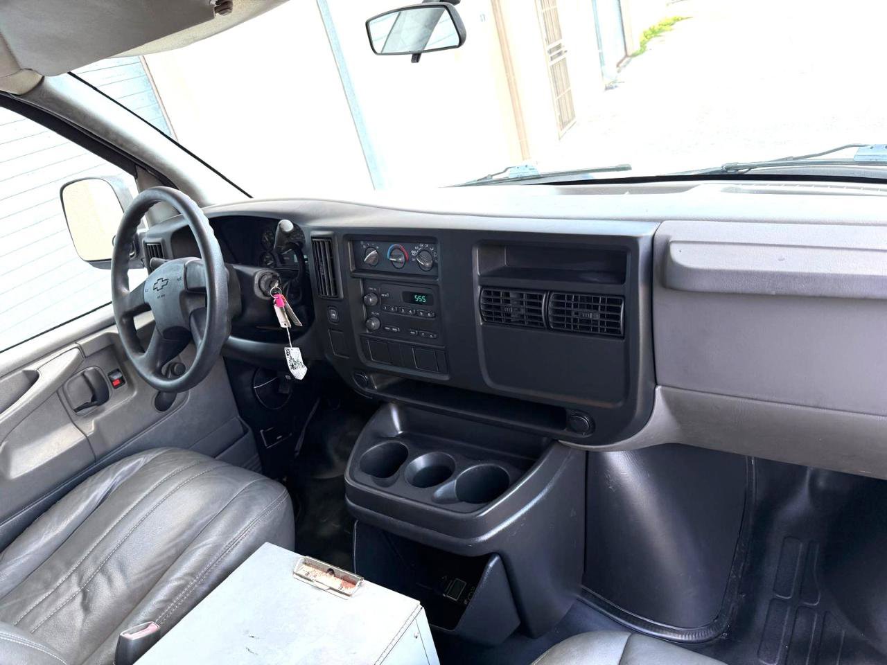 Used 2005 Chevrolet Express 2500 2500 135 WB RWD image 19