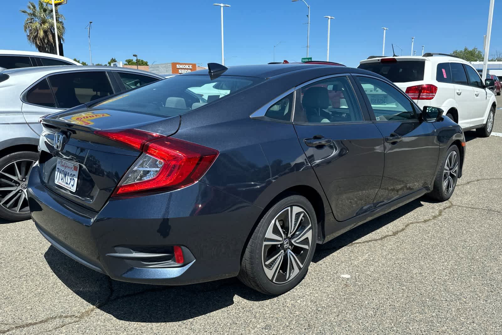 Used 2017 Honda Civic EX-T image 4