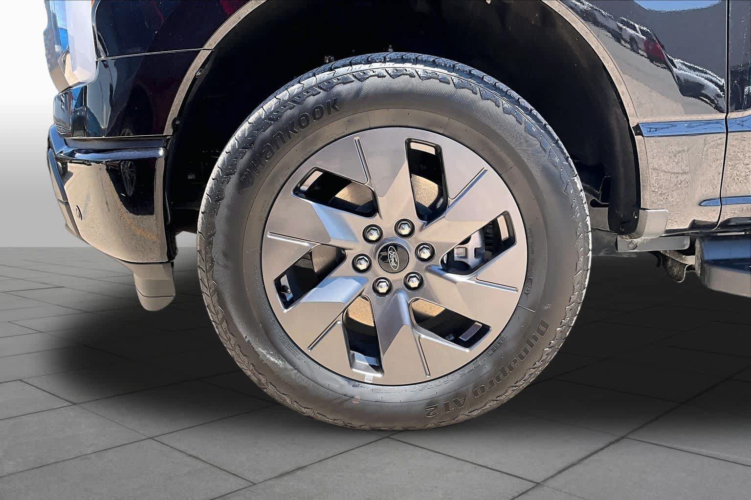 Used 2025 Ford F150 Lightning Flash AWD/4WD image 9